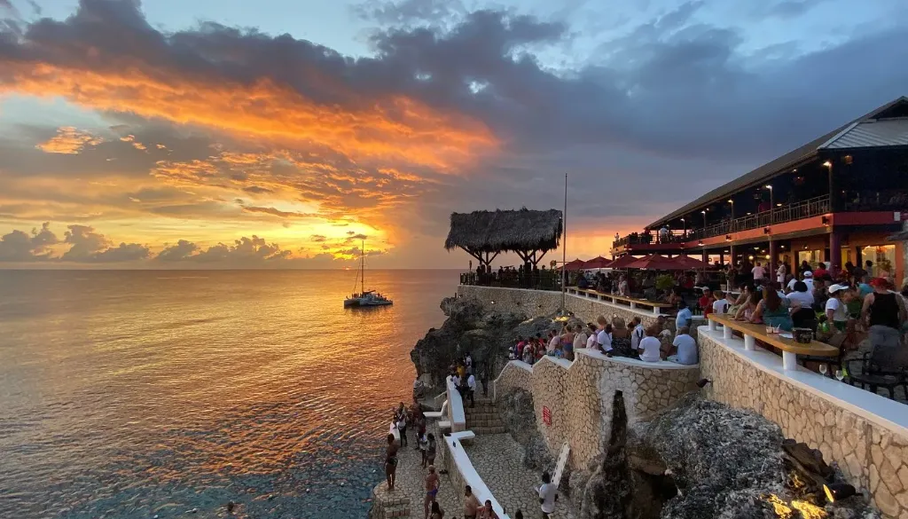 Rick’s Café Sunset Cruise + Snorkeling